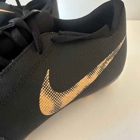 NIKE KIDS PHANTOM VNM CLUB FG CLEATS - Picture 11 of 12